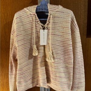 Adorable pullover cropped